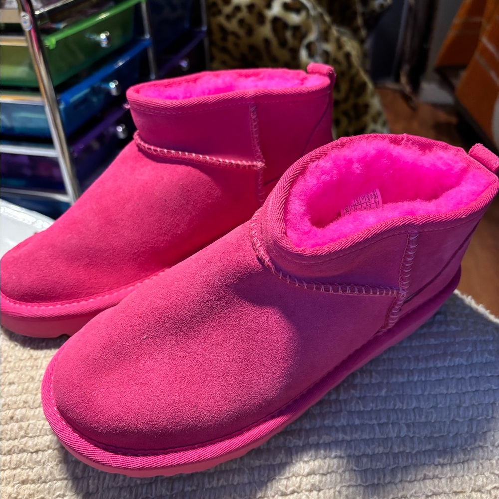 Ugg Classic Ladies Ultra Mini Taffy Pink Bootie 1129311 Size 6.  Exc. Condition!